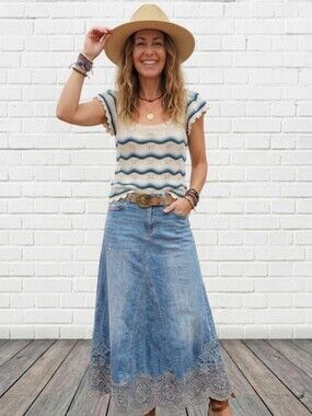 JESSICA SIMPSON Size Large Boho Chic Crochet Knit Top Flutter Sleeve Blue Cream